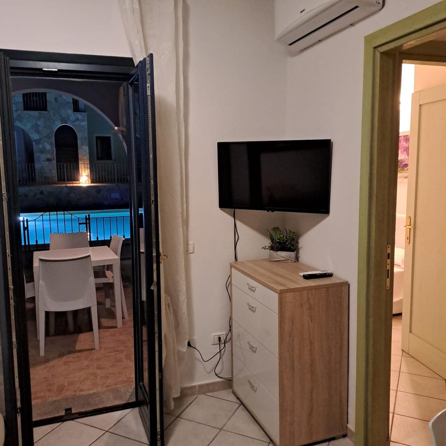 Appartamento Con Piscina Valledoria  Exteriör bild