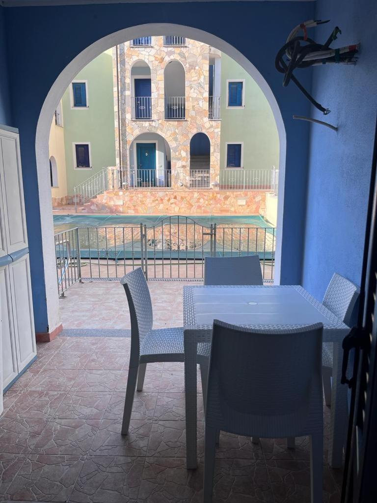 Appartamento Con Piscina Valledoria  Exteriör bild