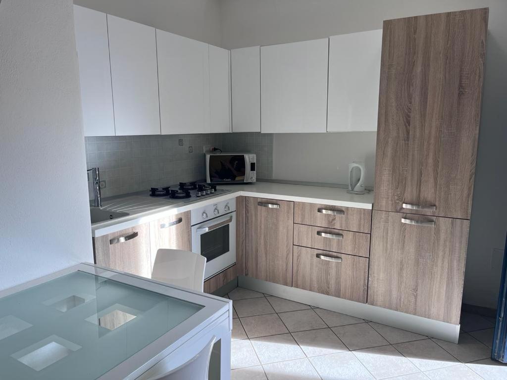 Appartamento Con Piscina Valledoria  Exteriör bild