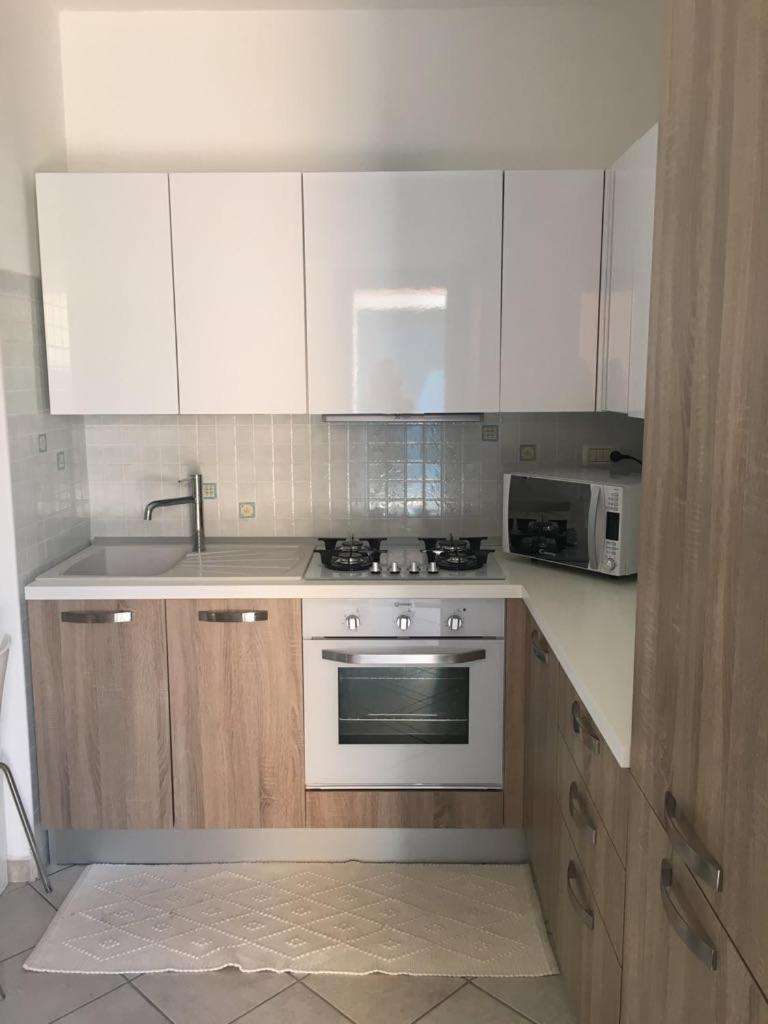 Appartamento Con Piscina Valledoria  Exteriör bild