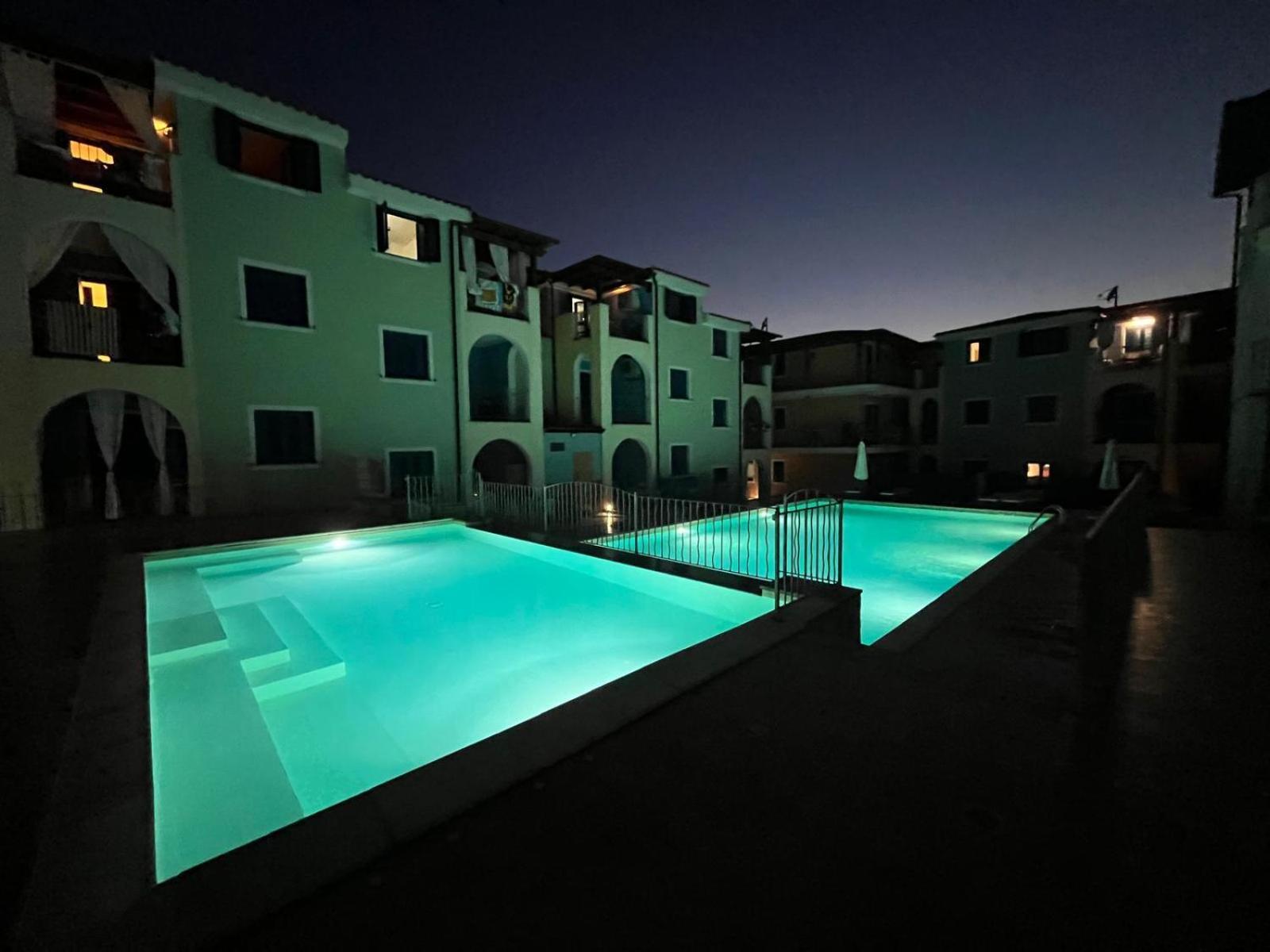 Appartamento Con Piscina Valledoria  Exteriör bild